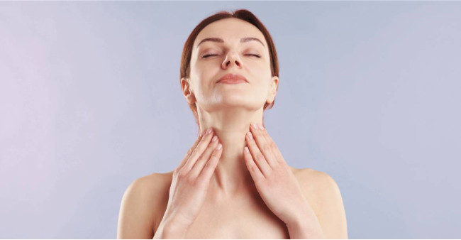 Pleťové sérum vs. pleťový krém: Jaký je rozdíl a proč vaše pleť potřebuje oba?